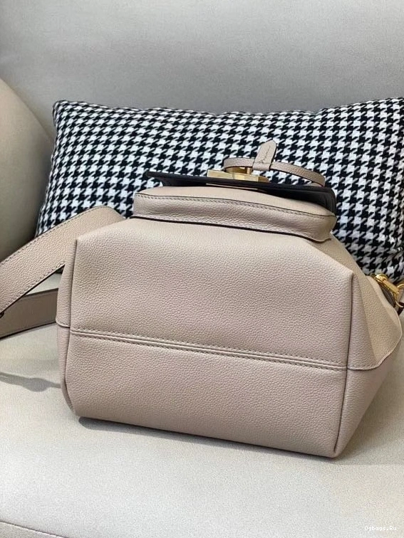 BUCKET LOCKME LOUIS VUITTON 1218